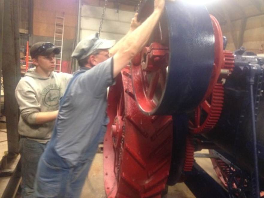 Installing the flywheel